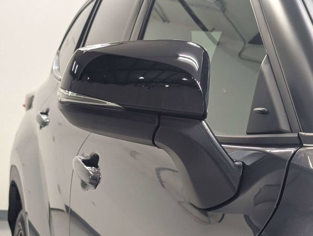 Used 2025 Toyota Highlander XSE image 33