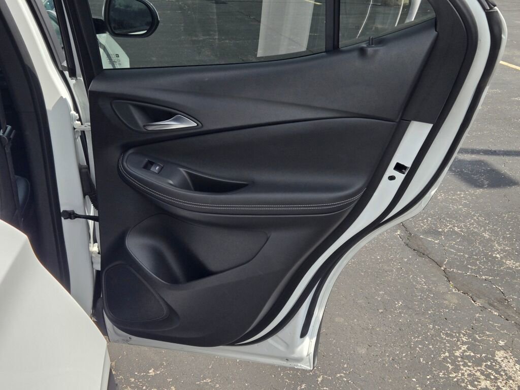 Certified 2025 Buick Encore GX Preferred FWD image 9