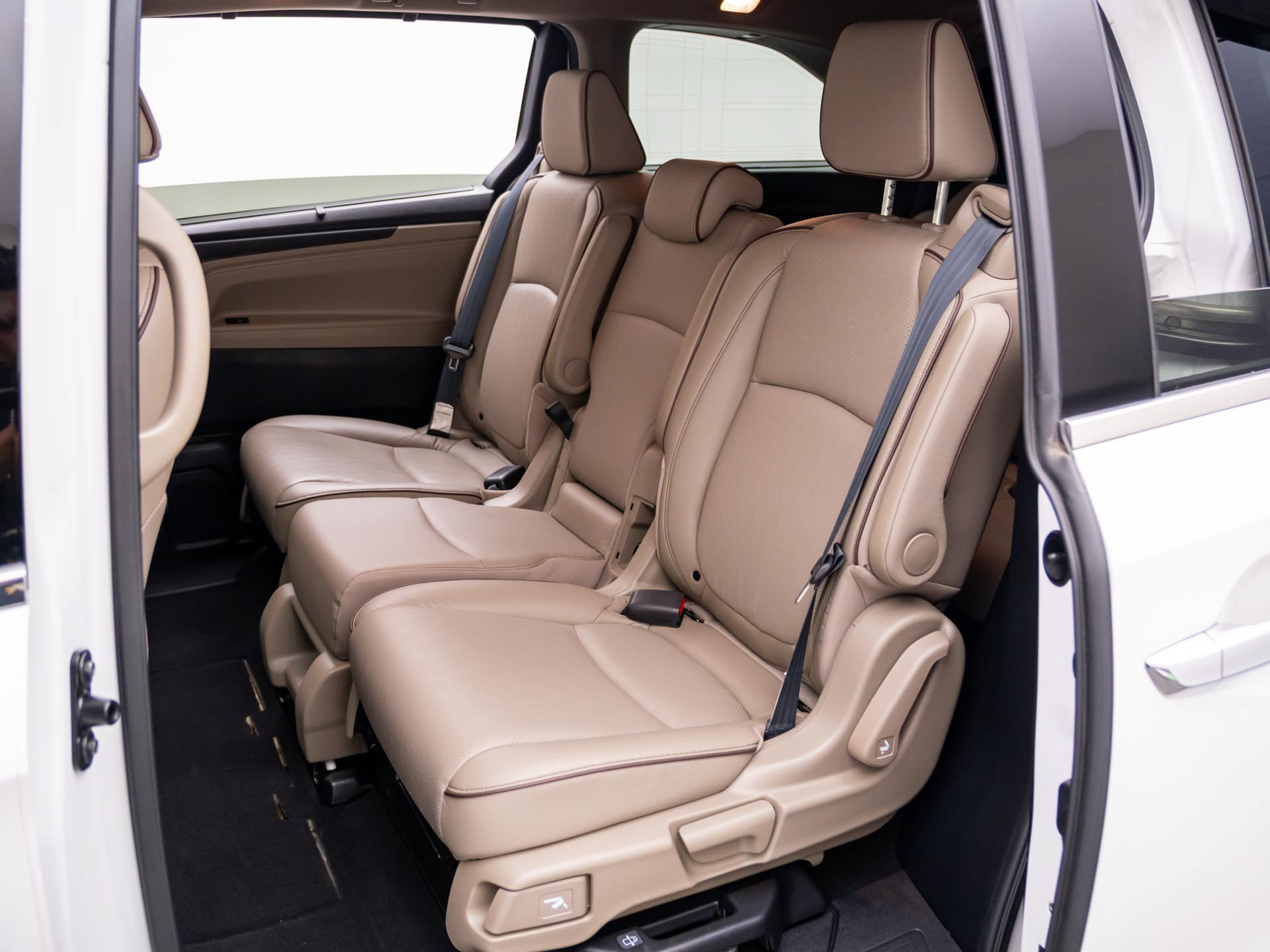 Used 2024 Honda Odyssey Elite image 16
