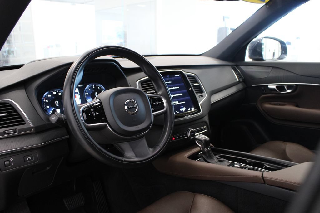 Used 2020 Volvo XC90 T6 Momentum w/ Protection Package AWD/4WD image 14