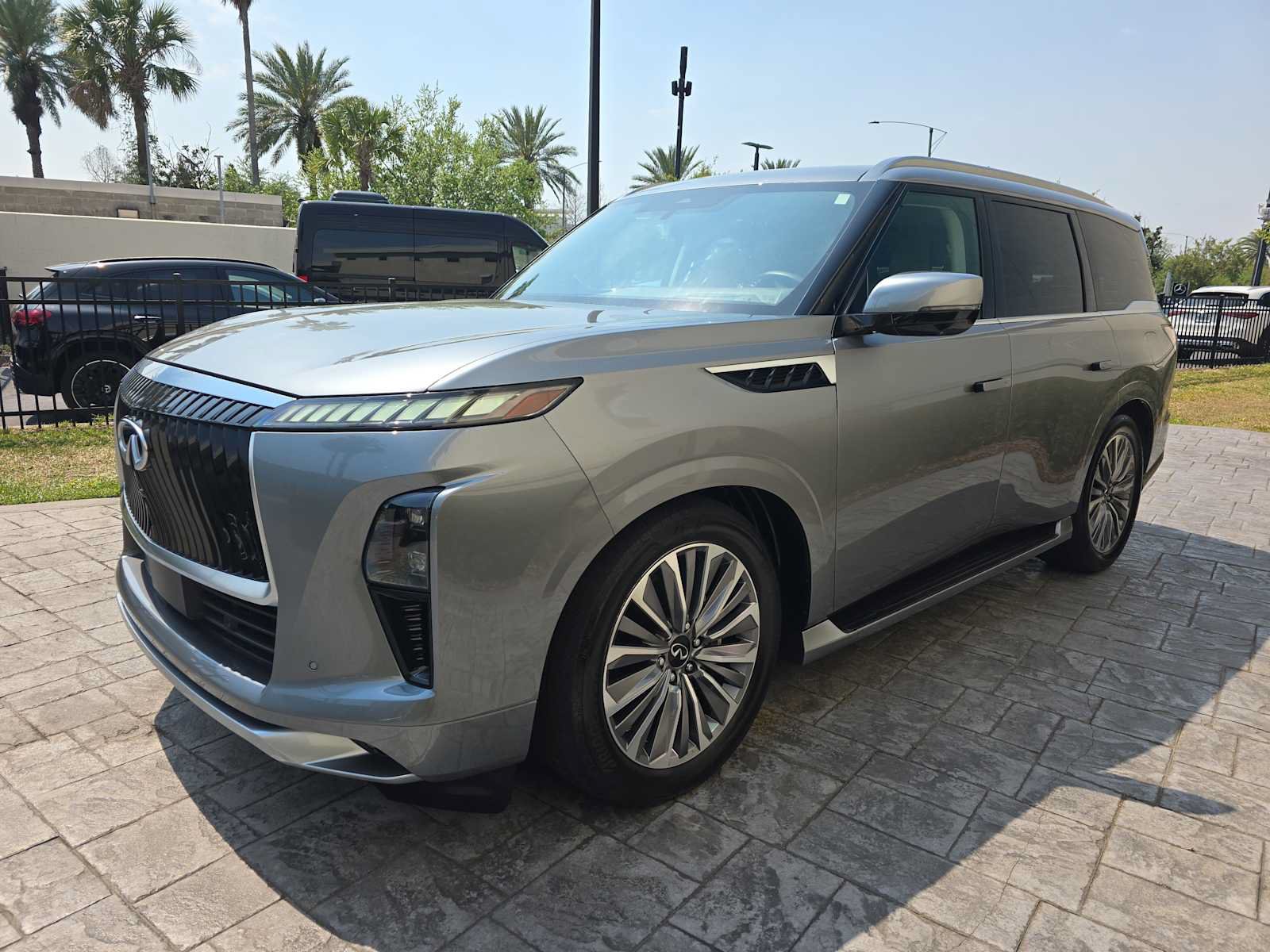Certified 2025 INFINITI QX80 Sensory AWD/4WD image 8