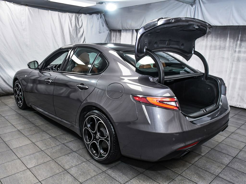 Used 2024 Alfa Romeo Giulia Ti AWD/4WD image 65