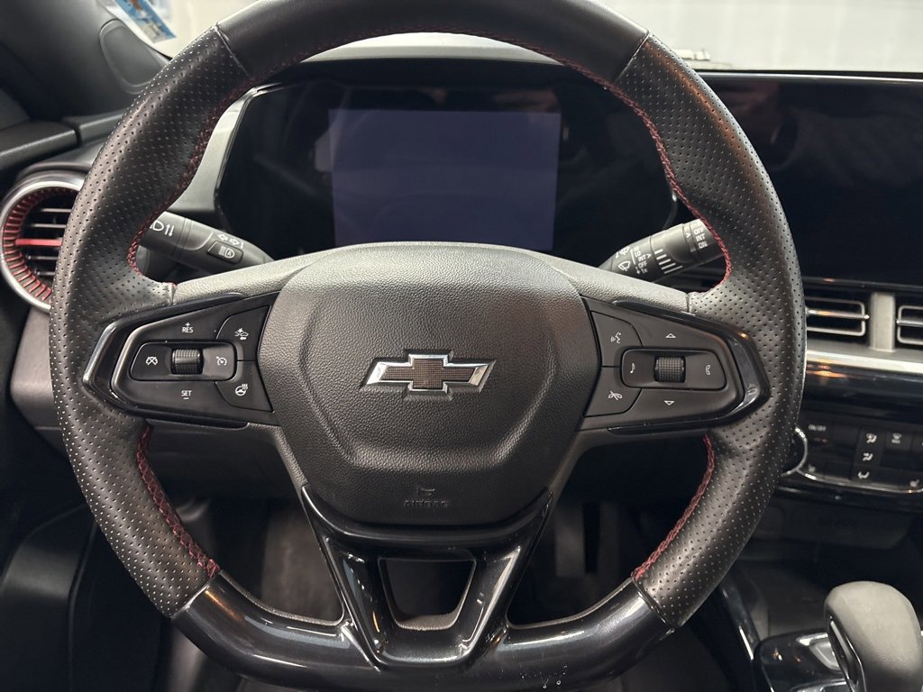 Certified 2025 Chevrolet Trax RS w/ Sunroof Package image 36