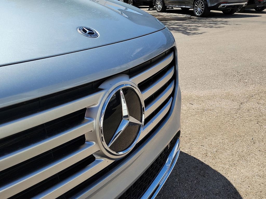 New 2025 Mercedes-Benz GLB 250 image 10