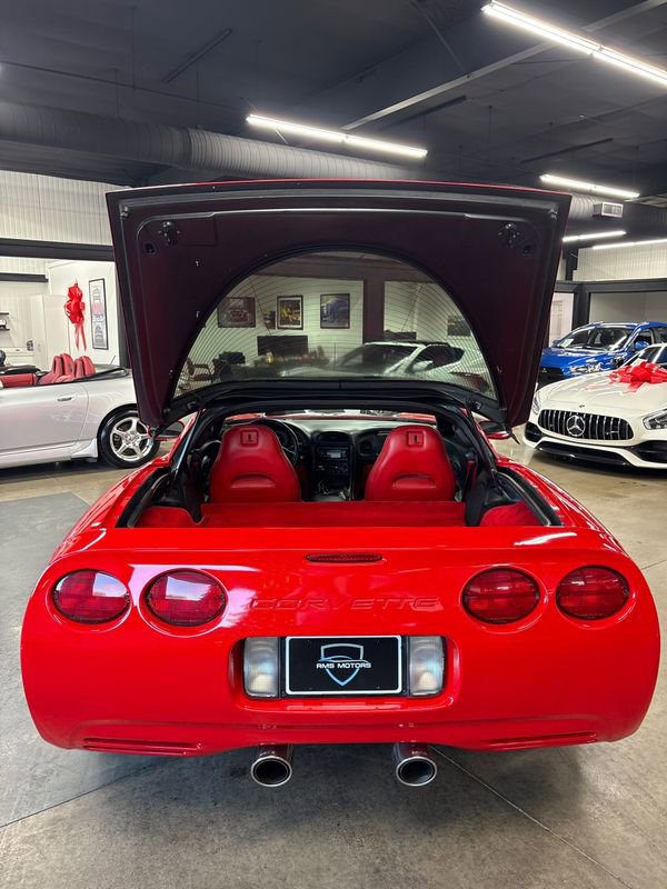 Used 2004 Chevrolet Corvette Coupe w/ Roof Package image 54