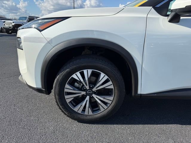 Used 2023 Nissan Rogue SV image 24