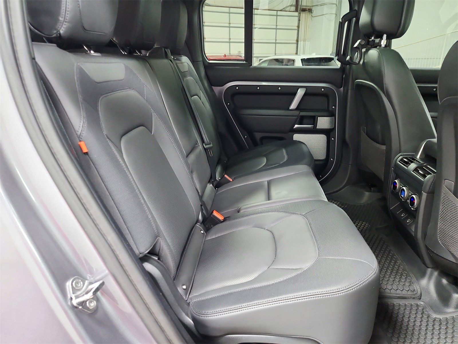 Used 2024 Land Rover Defender 130 Outbound image 43