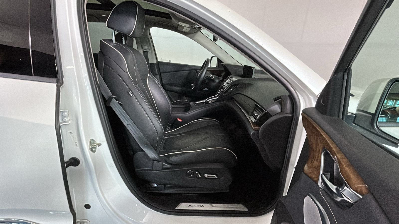 Used 2019 Acura RDX w/ Advance Package AWD/4WD image 34