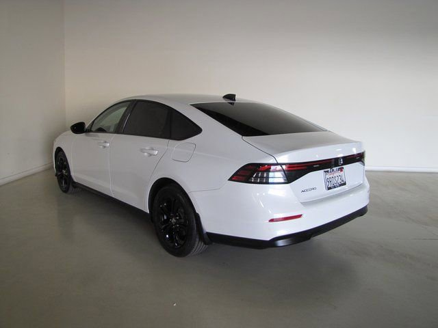 Certified 2025 Honda Accord SE image 20