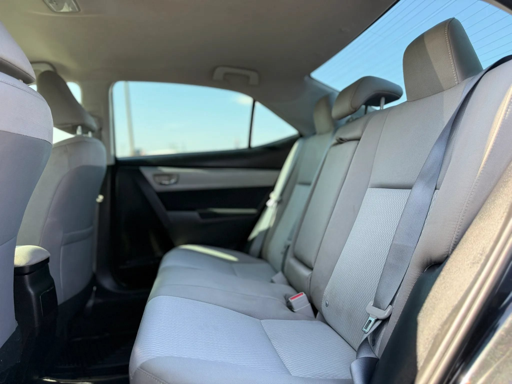 Used 2016 Toyota Corolla LE FWD image 21
