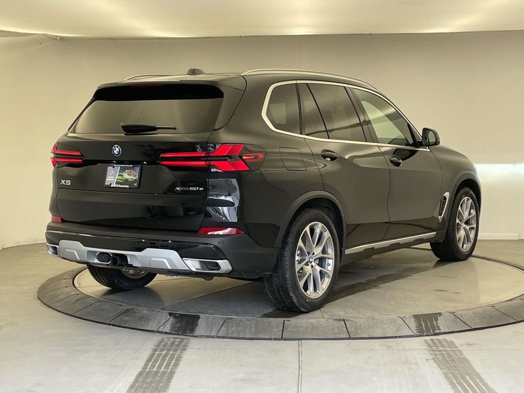 New 2026 BMW X5 xDrive50e w/ Executive Package AWD/4WD image 5