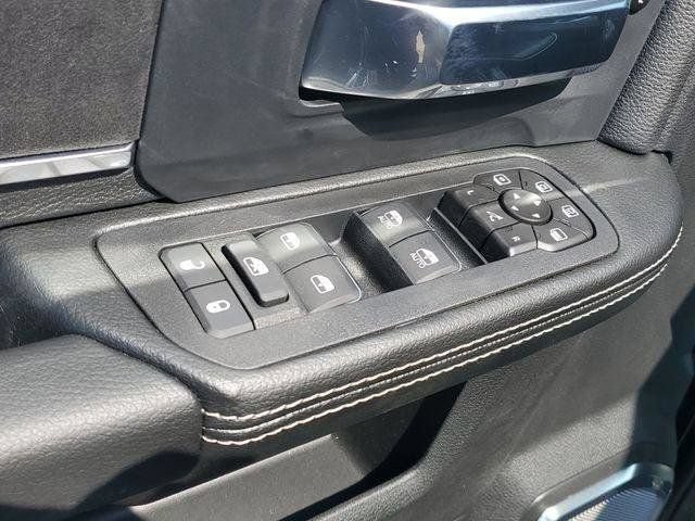 New 2026 RAM 2500 Laramie AWD/4WD image 17