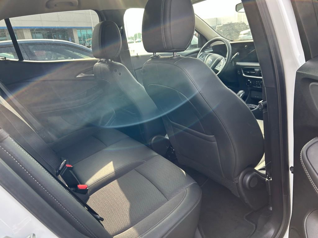Used 2025 Buick Encore GX Preferred FWD image 12