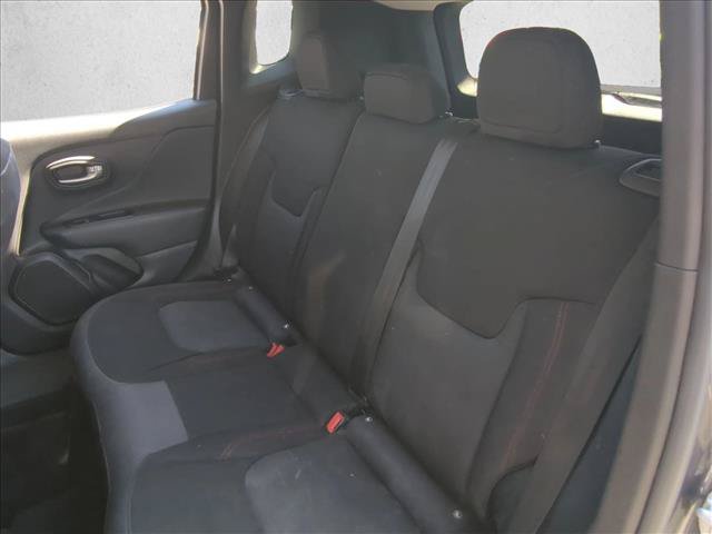 Used 2019 Jeep Renegade Trailhawk w/ UConnect 8.4 Nav Group AWD/4WD image 19