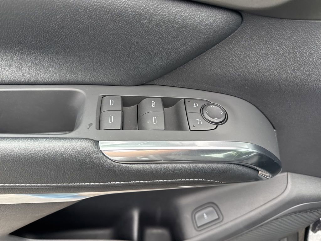 Used 2025 Chevrolet Traverse LT image 27
