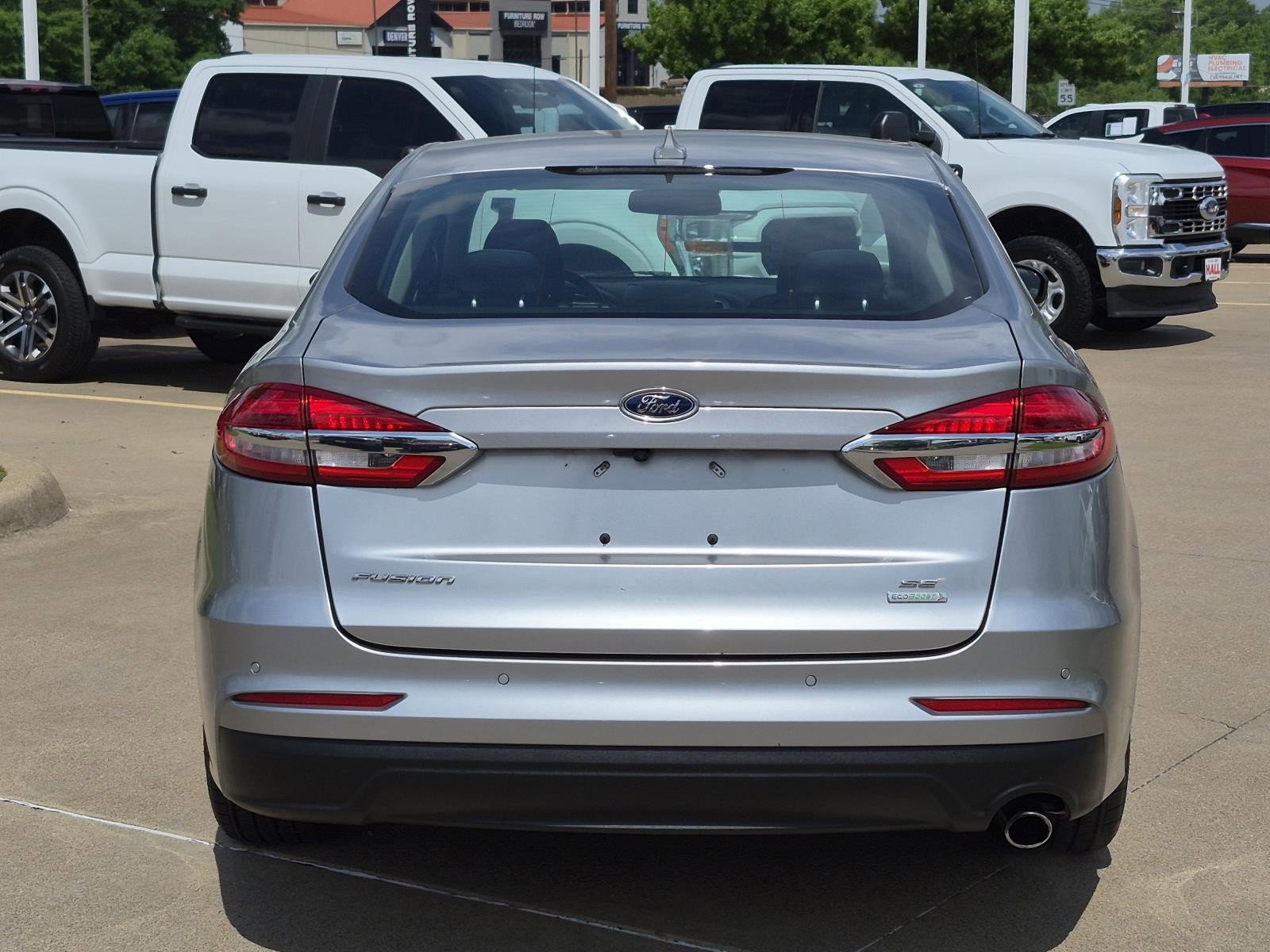 Used 2020 Ford Fusion SE FWD image 5