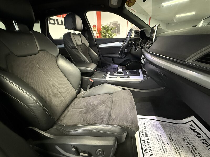 Used 2019 Audi SQ5 Premium Plus w/ Premium Plus Package image 11