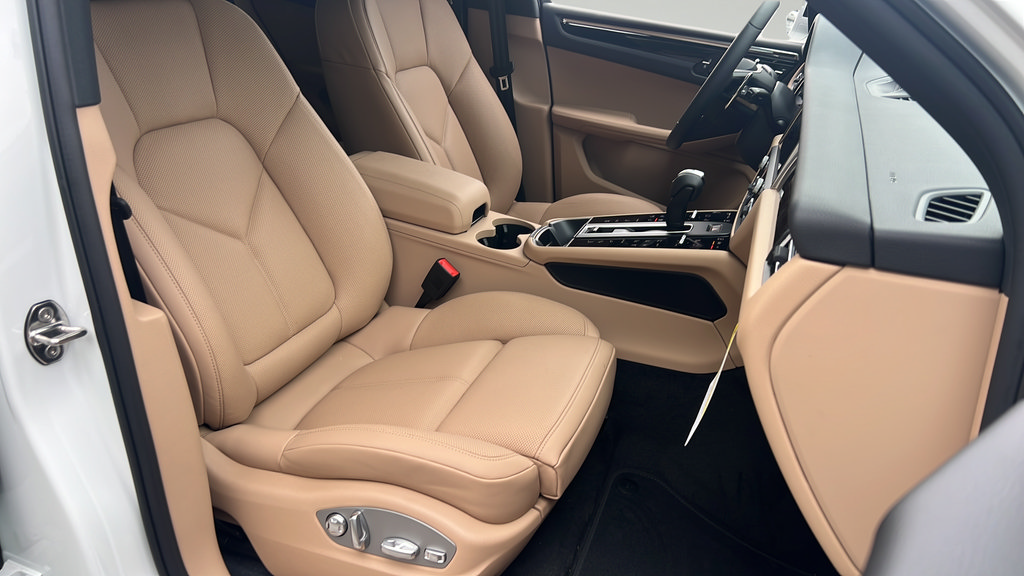 New 2026 Porsche Macan AWD/4WD image 22
