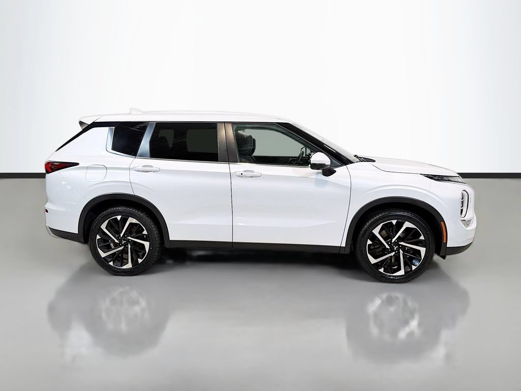Used 2024 Mitsubishi Outlander SE AWD/4WD image 8