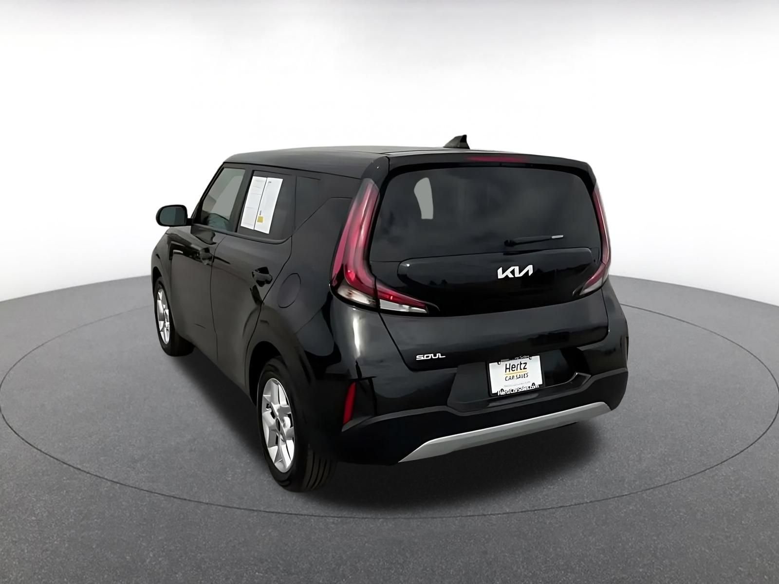 Used 2025 Kia Soul LX w/ LX Technology Package FWD image 10