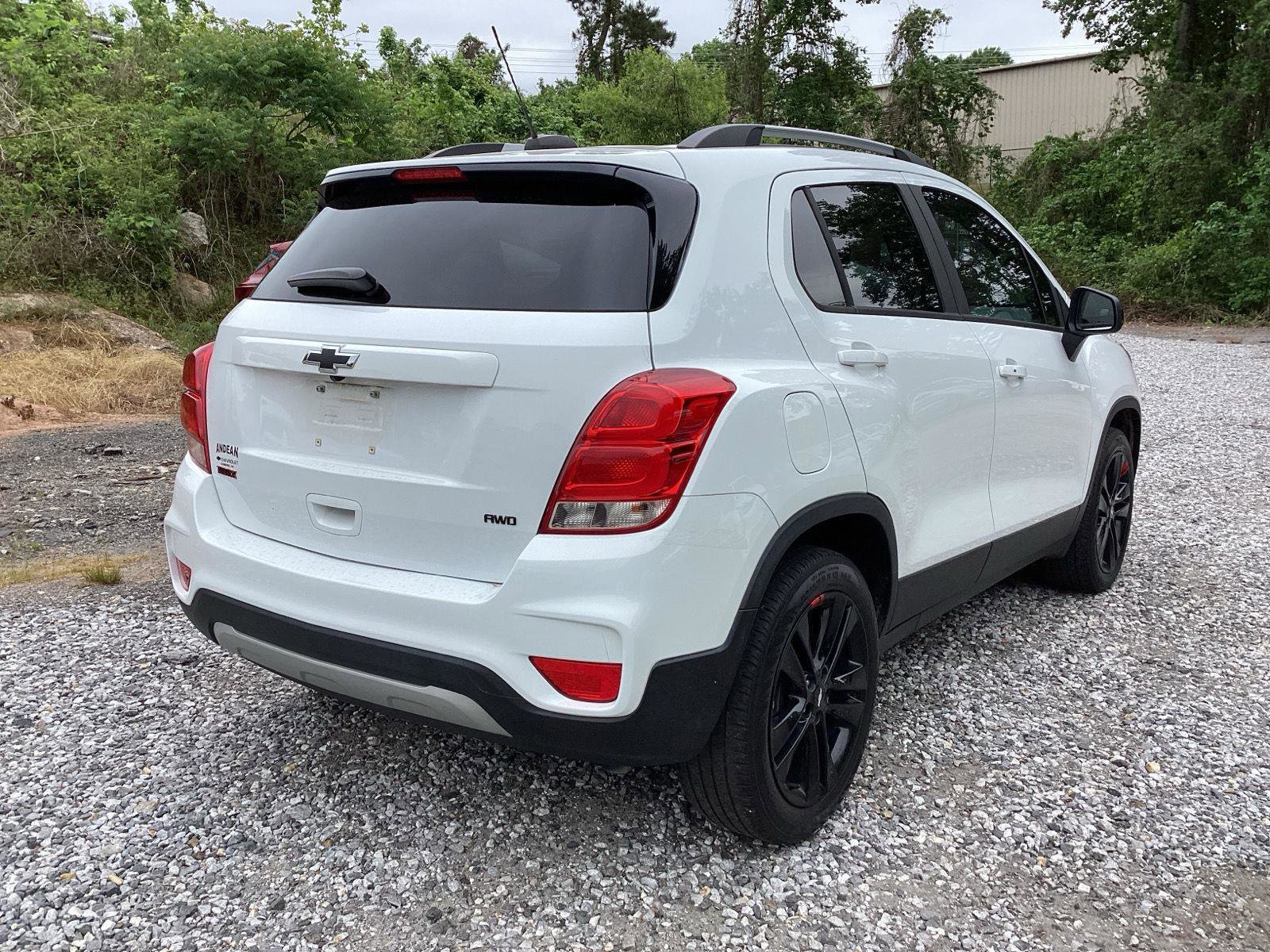 Used 2022 Chevrolet Trax LT w/ Redline Edition AWD/4WD image 4