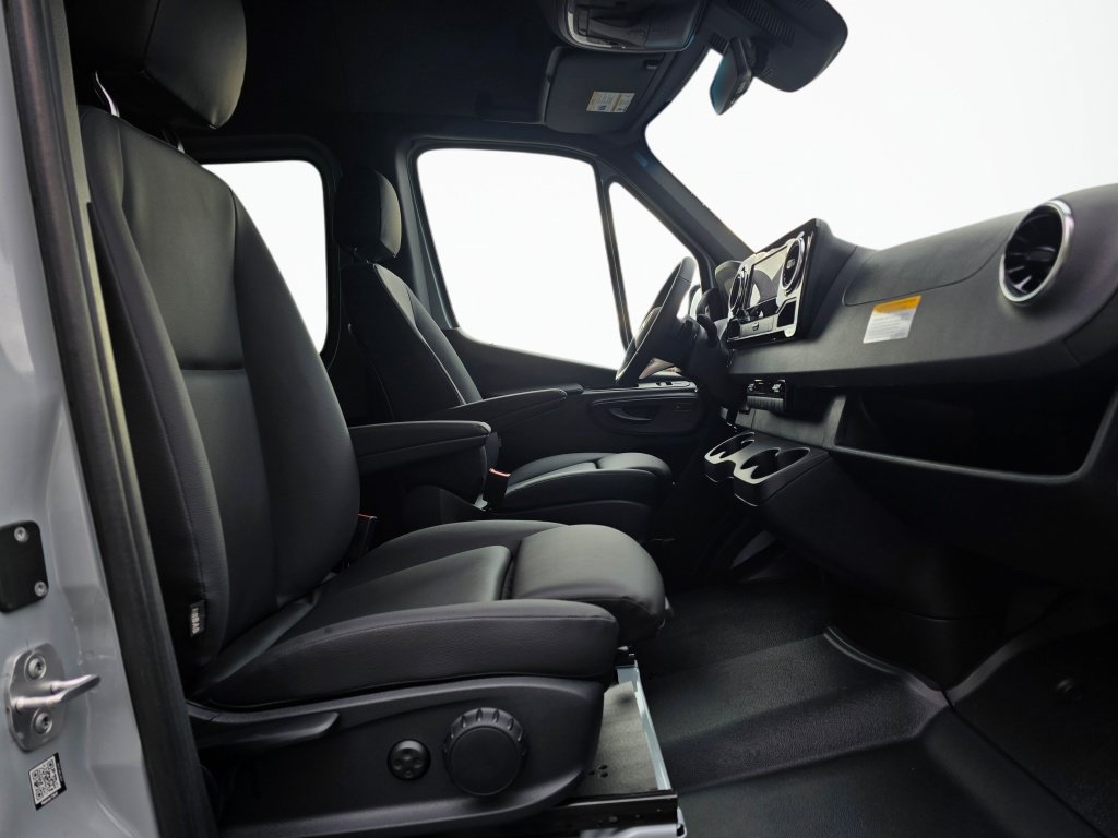 New 2026 Mercedes-Benz Sprinter 2500 image 28
