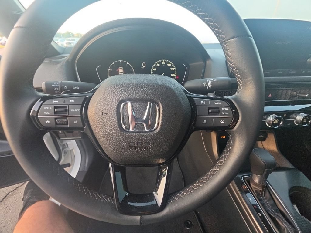 Used 2025 Honda Civic Sport image 15