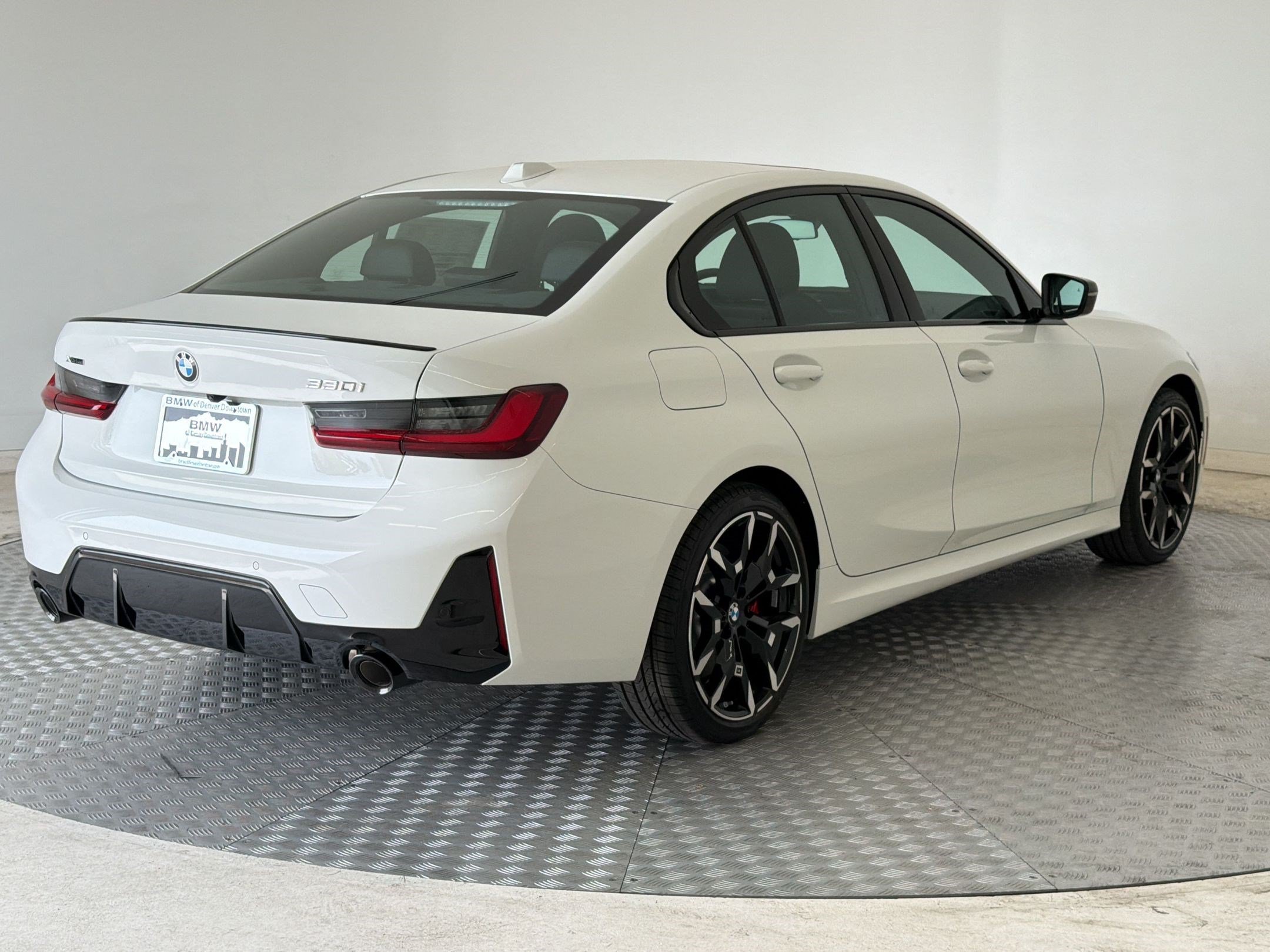New 2026 BMW 330i xDrive Sedan w/ M Sport Package AWD/4WD image 9