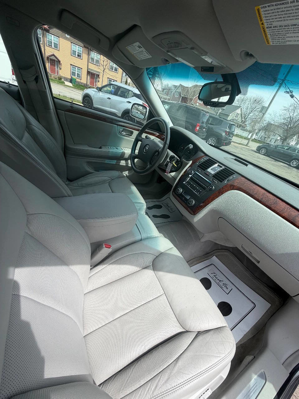 Used 2006 Cadillac DTS FWD image 29