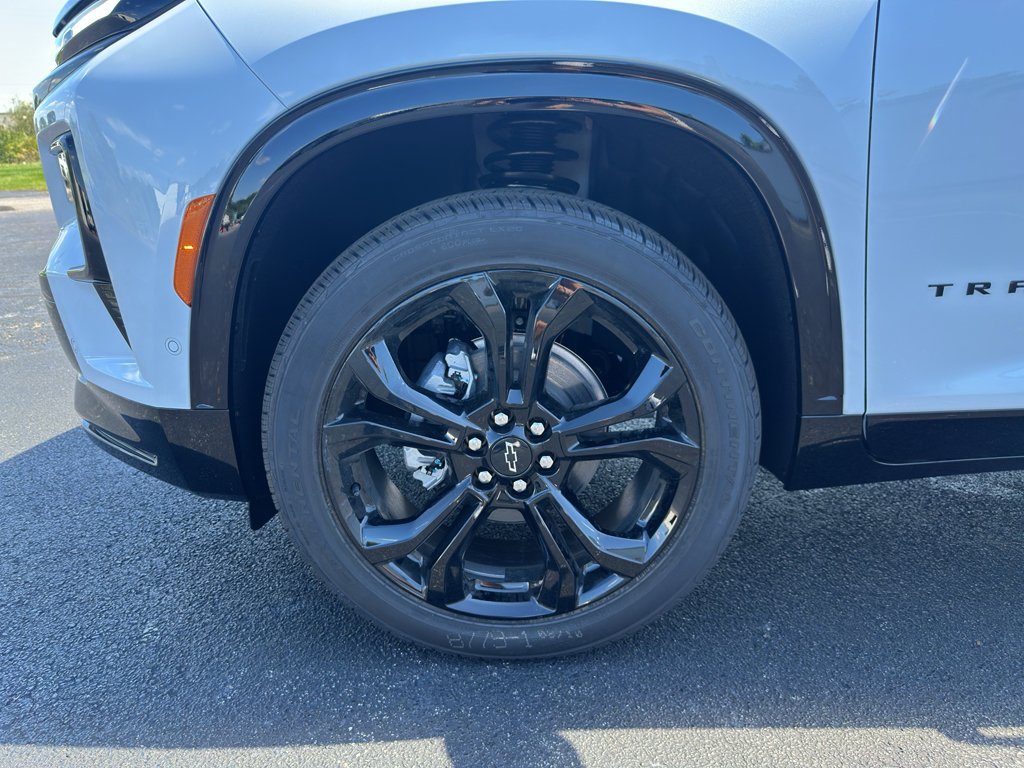 New 2027 Chevrolet Traverse RS w/ LPO, Floor Liner Package AWD/4WD image 36