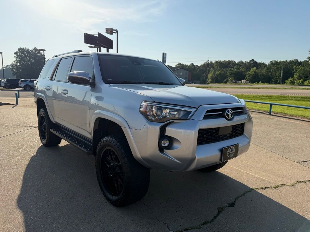 Used 2023 Toyota 4Runner SR5 AWD/4WD image 8