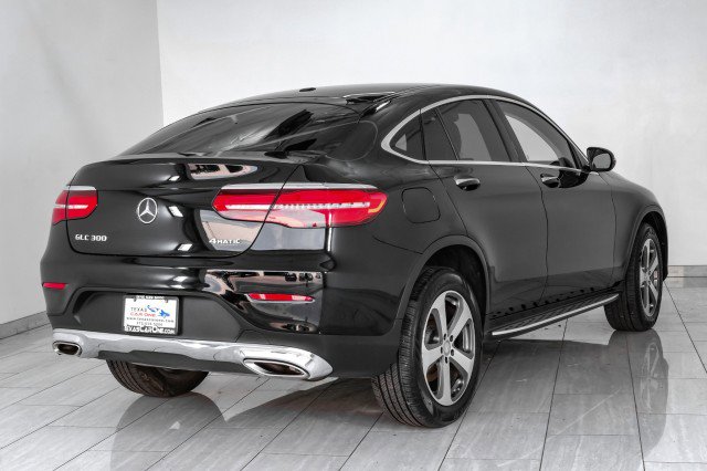 Used 2017 Mercedes-Benz GLC 300 4MATIC Coupe image 6