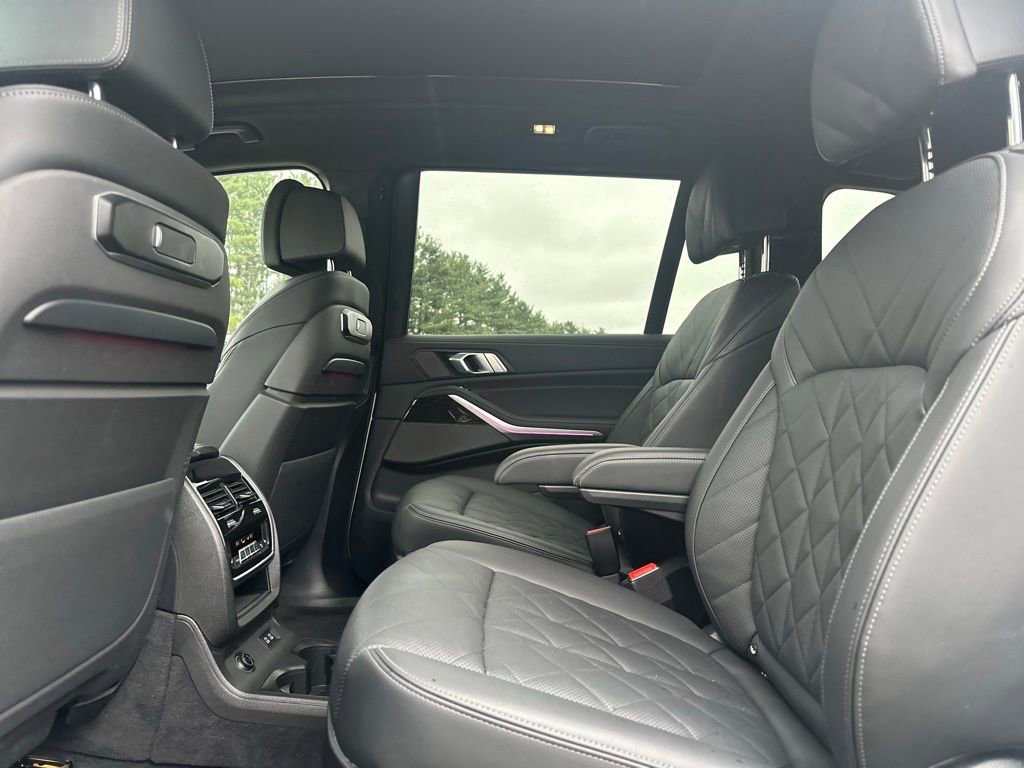 Certified 2025 BMW X7 xDrive40i w/ M Sport Package image 19