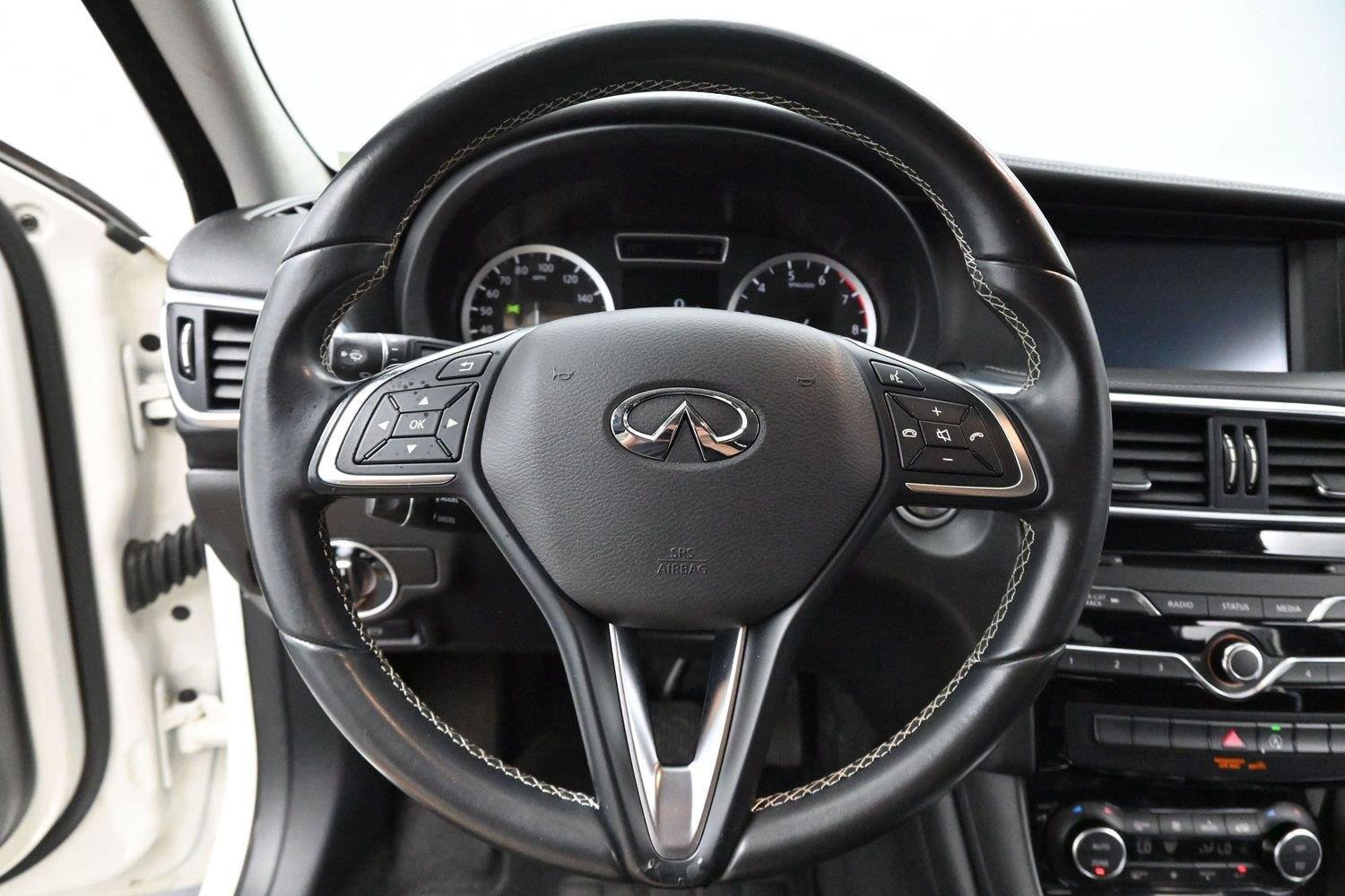 Used 2018 INFINITI QX30 FWD image 15