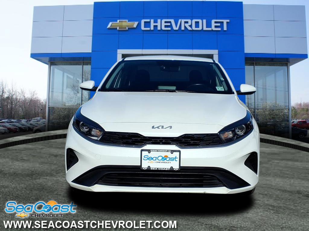 Used 2024 Kia Forte LXS image 2