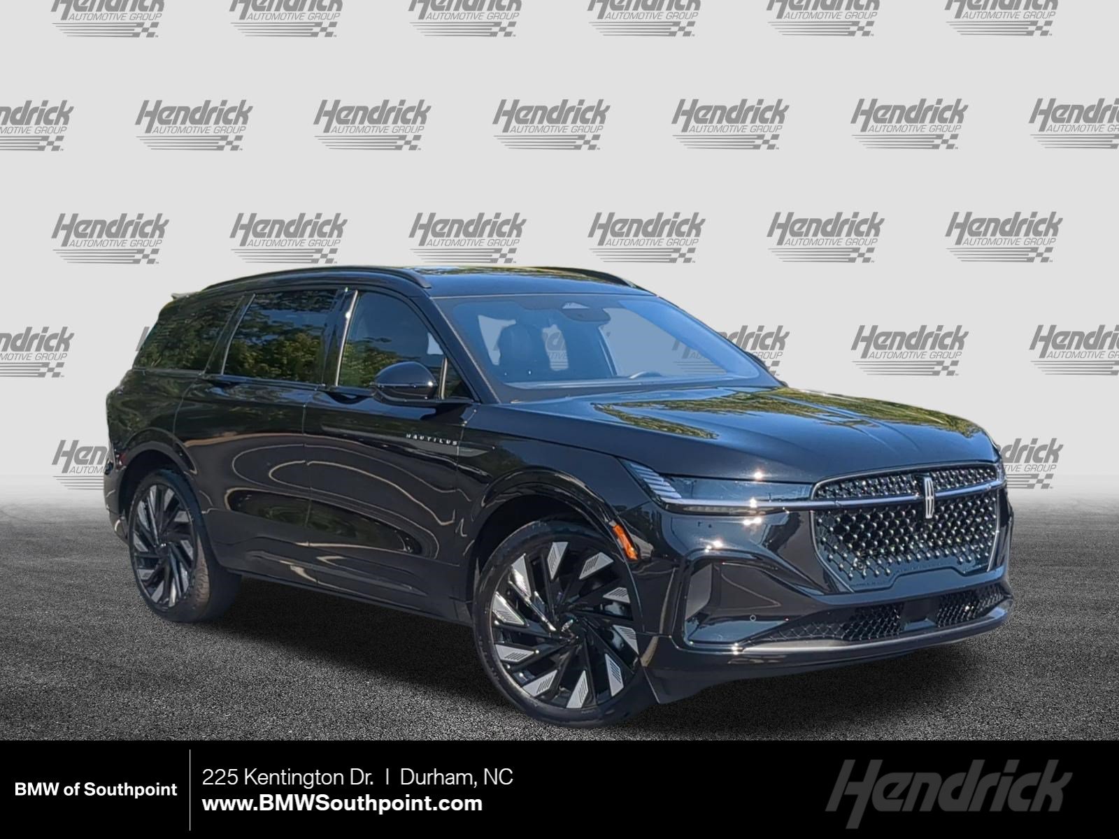 Used 2025 Lincoln Nautilus Reserve w/ Jet Appearance Package AWD/4WD image 1