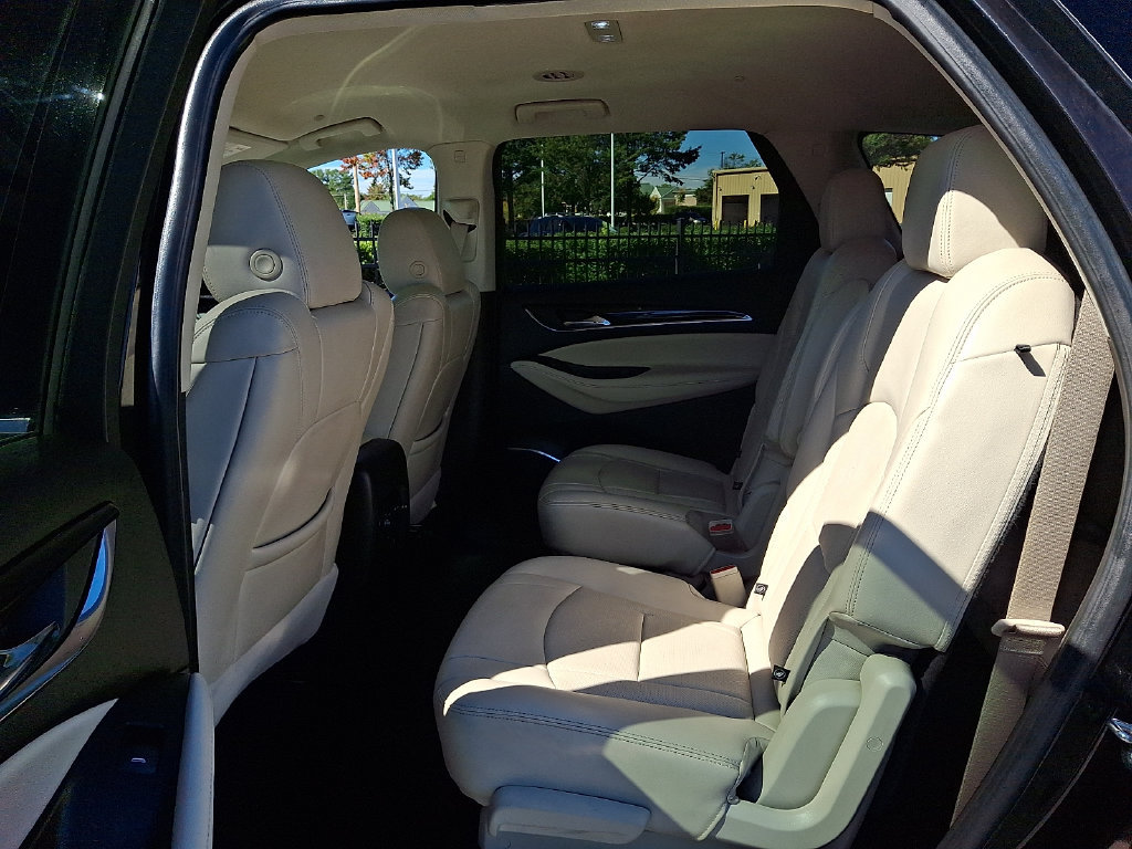 Used 2023 Buick Enclave Essence AWD/4WD image 10