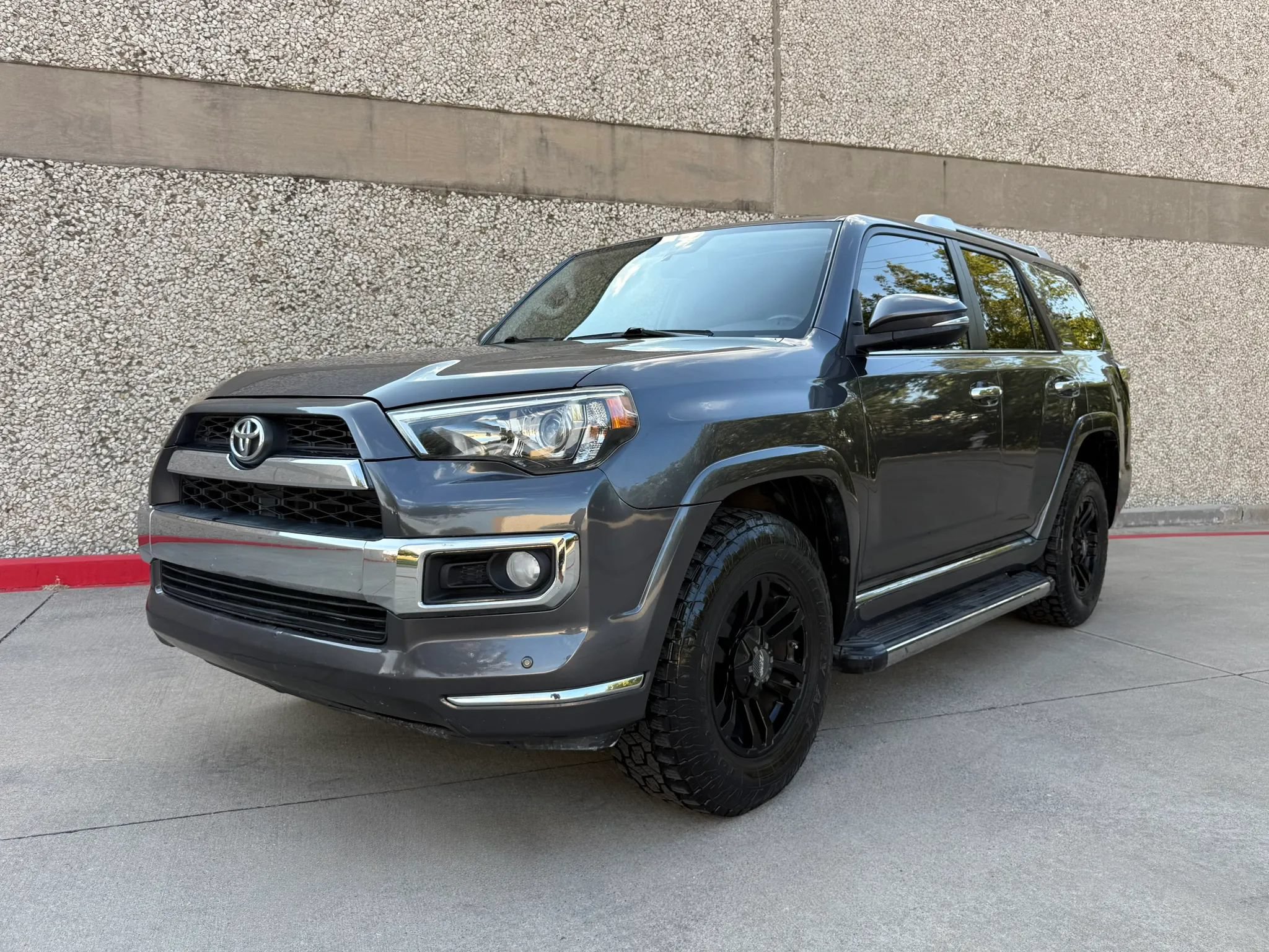 Used 2014 Toyota 4Runner Limited AWD/4WD image 2