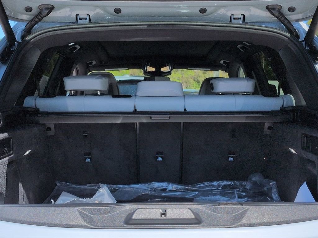 New 2026 BMW X5 xDrive40i w/ M Sport Package image 13
