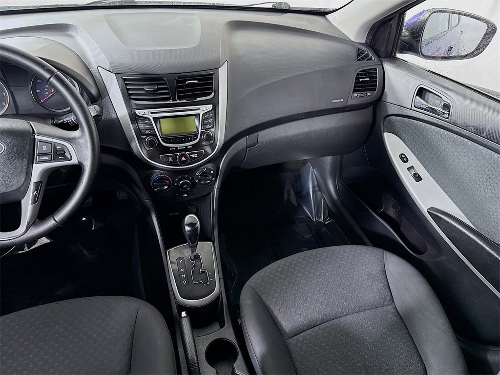 Used 2012 Hyundai Accent SE image 23