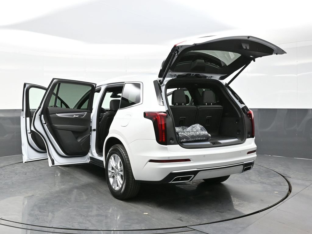 New 2025 Cadillac XT6 Luxury w/ LPO, Floor Liner Package AWD/4WD image 37