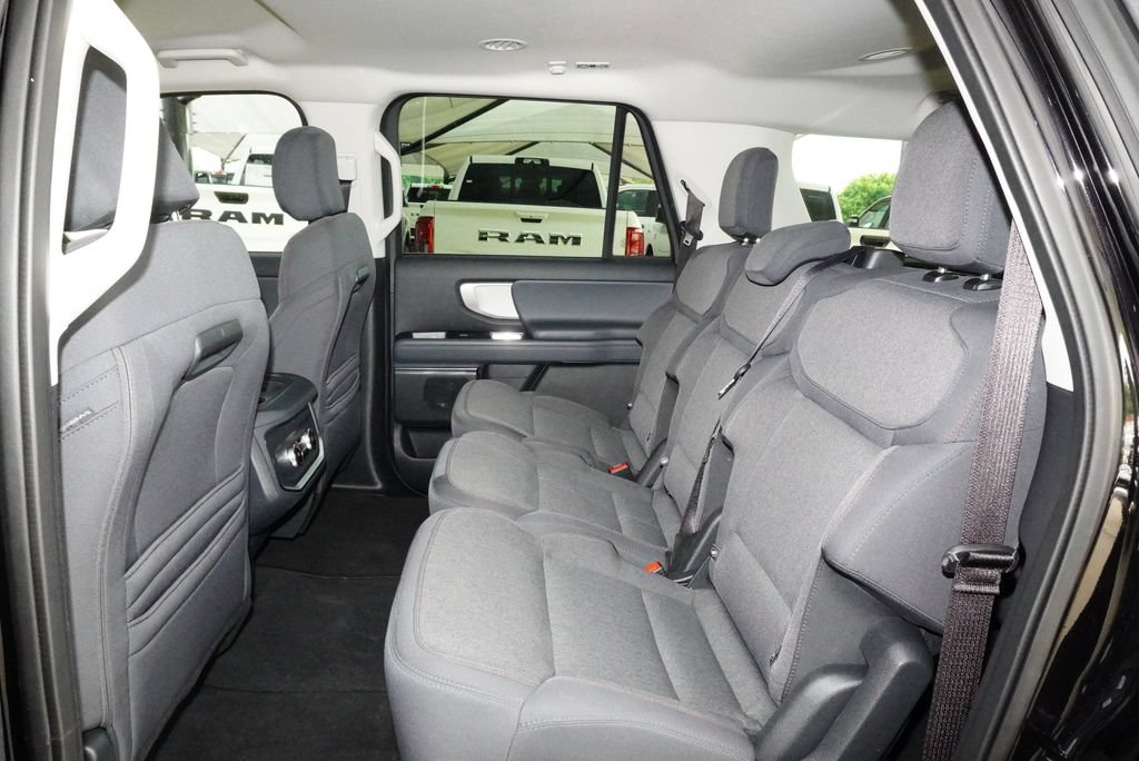 Used 2025 Ford Expedition Max Active AWD/4WD image 28