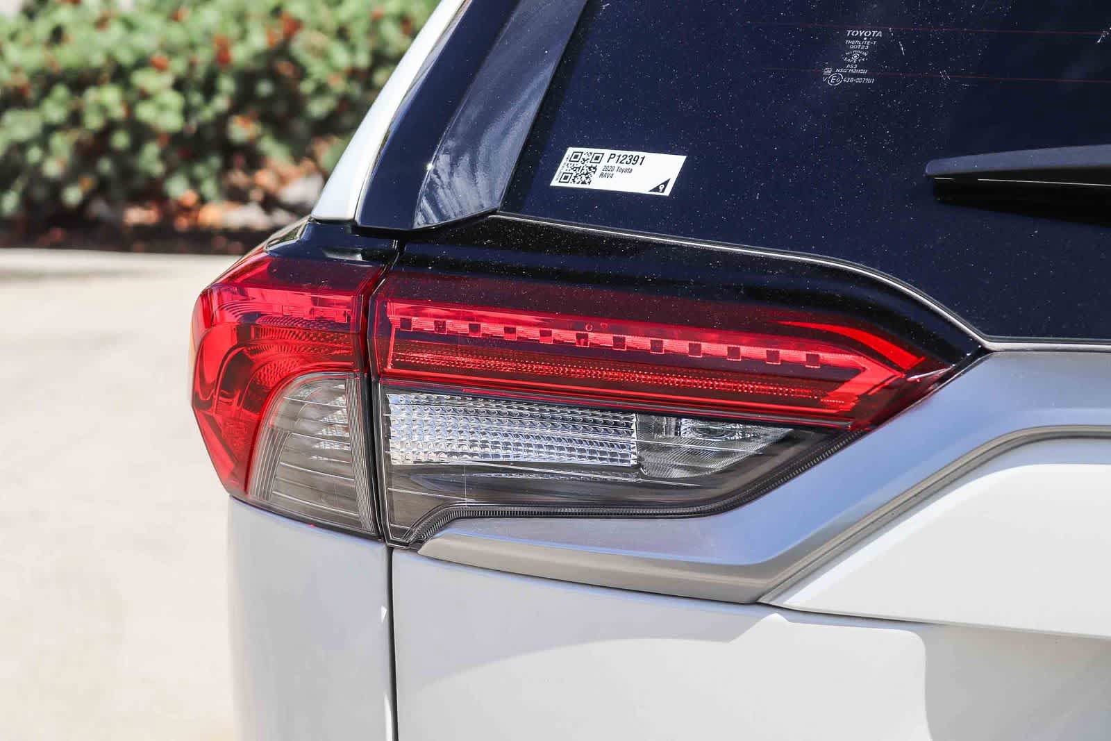 Used 2020 Toyota RAV4 Limited FWD image 7