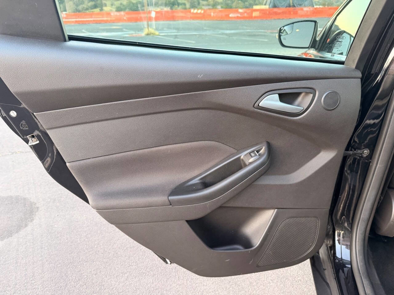 Used 2017 Ford Focus Titanium image 13