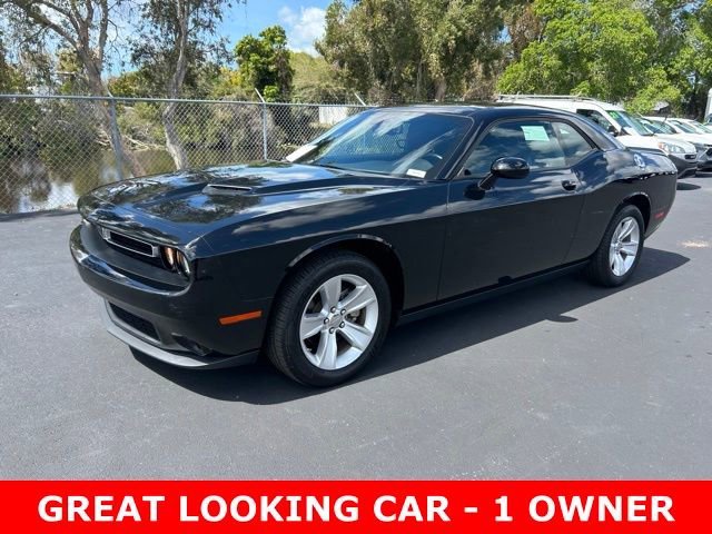 Used 2023 Dodge Challenger SXT image 3