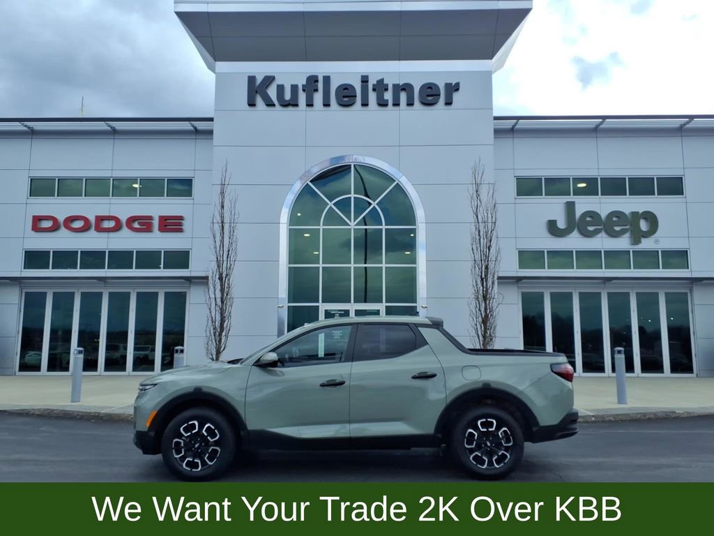 Used 2023 Hyundai Santa Cruz SE image 1