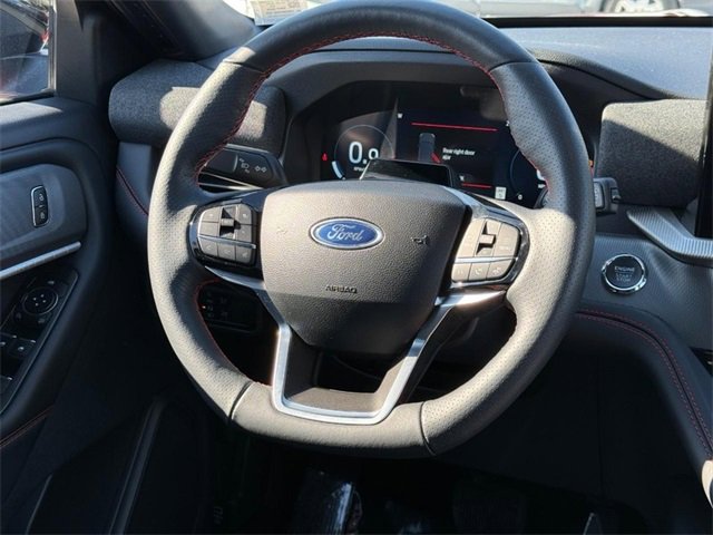 Used 2025 Ford Explorer ST-Line image 12