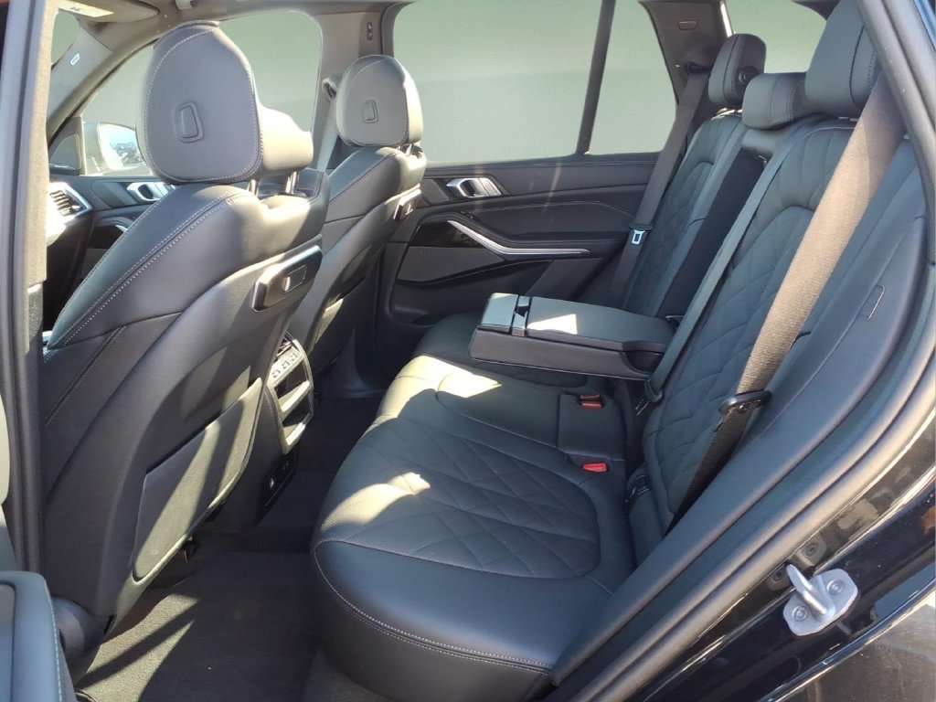 Used 2026 BMW X5 xDrive40i AWD/4WD image 5