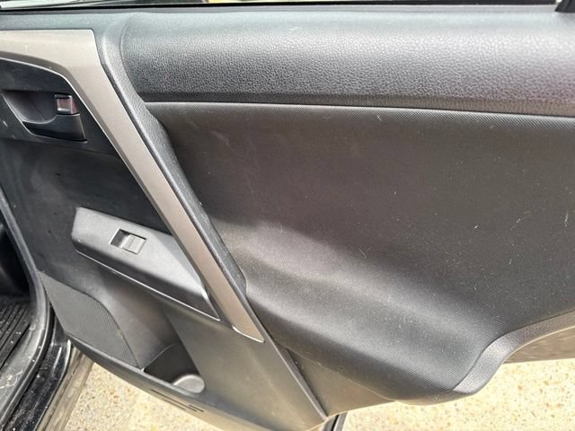 Used 2018 Toyota RAV4 LE w/ All Weather Liner Package AWD/4WD image 20