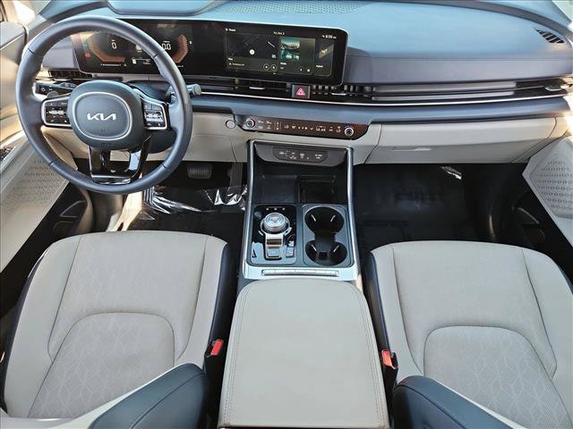 Used 2026 Kia Carnival EX FWD image 17